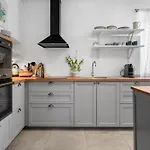 Lilie House